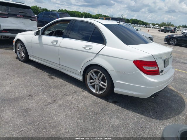 45761873 :رقم المزاد ، WDDGF4HB7DA868206 vin ، 2013 Mercedes-benz C 250 Sport مزاد بيع