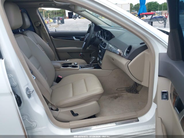 45761873 :رقم المزاد ، WDDGF4HB7DA868206 vin ، 2013 Mercedes-benz C 250 Sport مزاد بيع