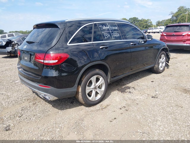 45762064 :رقم المزاد ، WDC0G4JBXHF240548 vin ، 2017 Mercedes-benz Glc 300 مزاد بيع