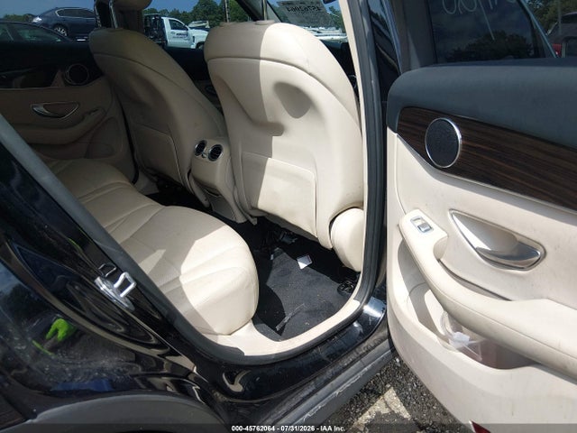 45762064 :رقم المزاد ، WDC0G4JBXHF240548 vin ، 2017 Mercedes-benz Glc 300 مزاد بيع