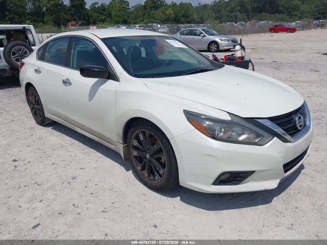 Auction sale of the 2018 Nissan Altima 2.5 Sr, vin: 1N4AL3AP0JC165609, lot number: 45762120