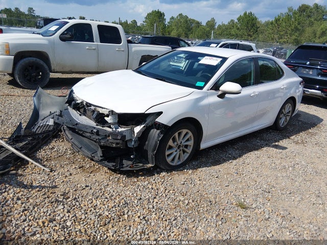 Toyota CAMRY LE 2022 4T1C11AK4NU693036 Image 2