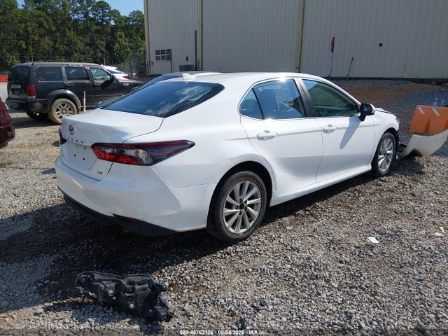 4T1C11AK4NU693036 Toyota CAMRY LE