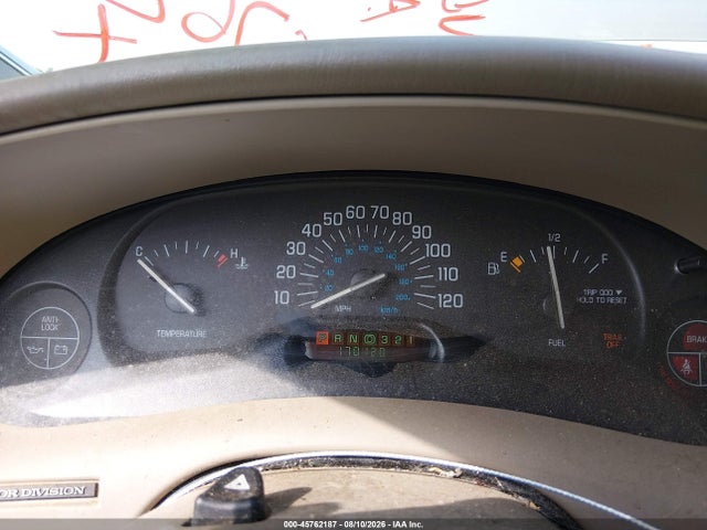 45762187 :رقم المزاد ، 2G4WS52J811197184 vin ، 2001 Buick Century Custom مزاد بيع
