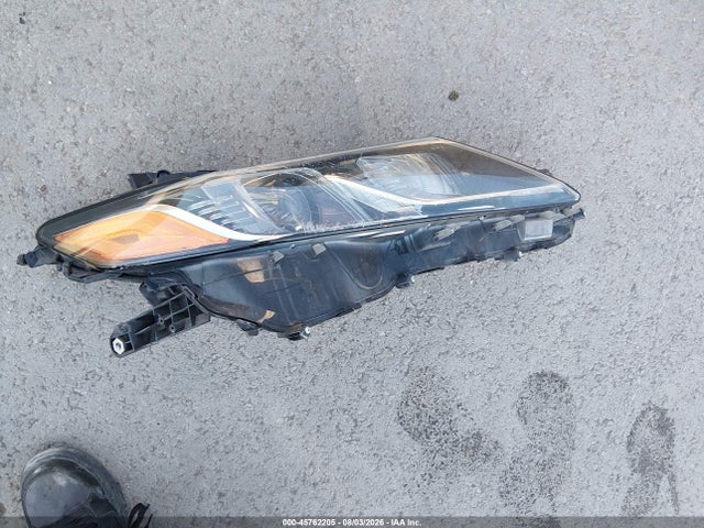 45762205 :رقم المزاد ، 4T1C11AK5MU460510 vin ، 2021 Toyota Camry Le مزاد بيع