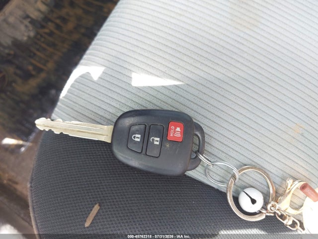 Продаж на аукціоні авто 2015 Toyota Prius C Two, vin: JTDKDTB3XF1102592, номер лоту: 45762318