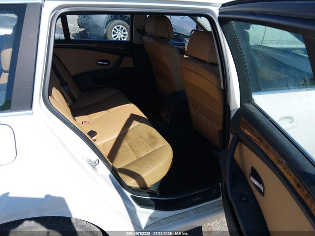 45762338 :رقم المزاد ، WBAPT7C53ACX02932 vin ، 2010 Bmw 535i Xdrive مزاد بيع