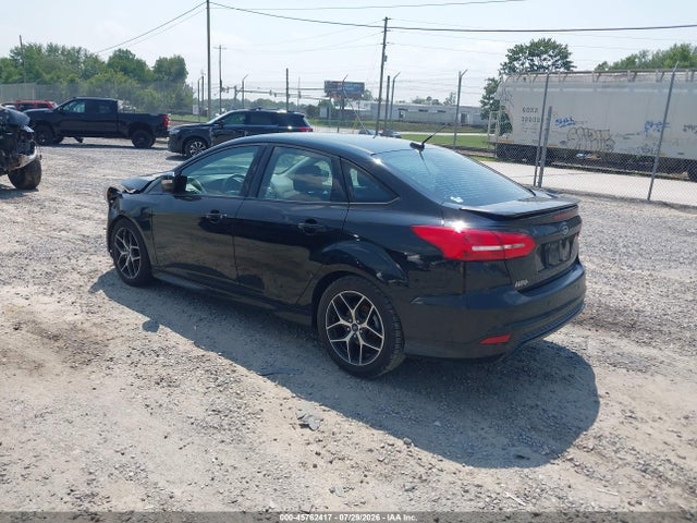 Ford FOCUS SE 2016 1FADP3F27GL236375 Image 3