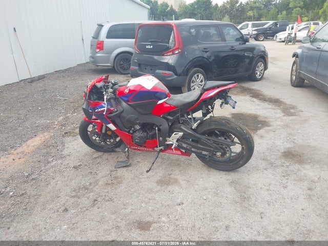 2022 Honda Cbr1000 Rr მანქანა იყიდება აუქციონზე, vin: JH2SC7717NK500361, აუქციონის ნომერი: 45762421