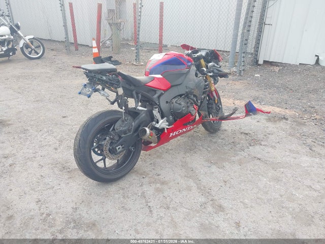 2022 Honda Cbr1000 Rr მანქანა იყიდება აუქციონზე, vin: JH2SC7717NK500361, აუქციონის ნომერი: 45762421
