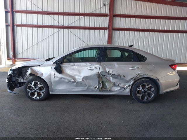 45762527 :رقم المزاد ، 3KPF24AD3ME316633 vin ، 2021 Kia Forte Lxs مزاد بيع