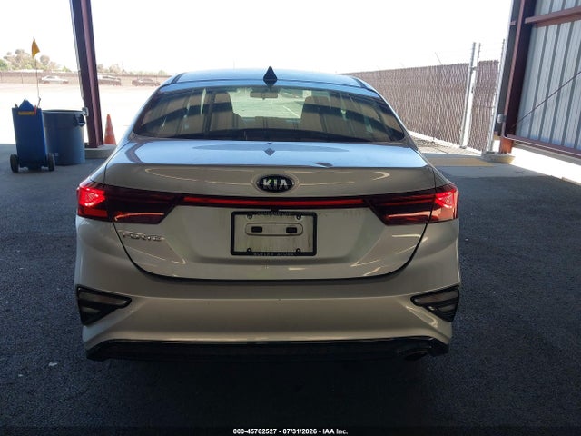 45762527 :رقم المزاد ، 3KPF24AD3ME316633 vin ، 2021 Kia Forte Lxs مزاد بيع