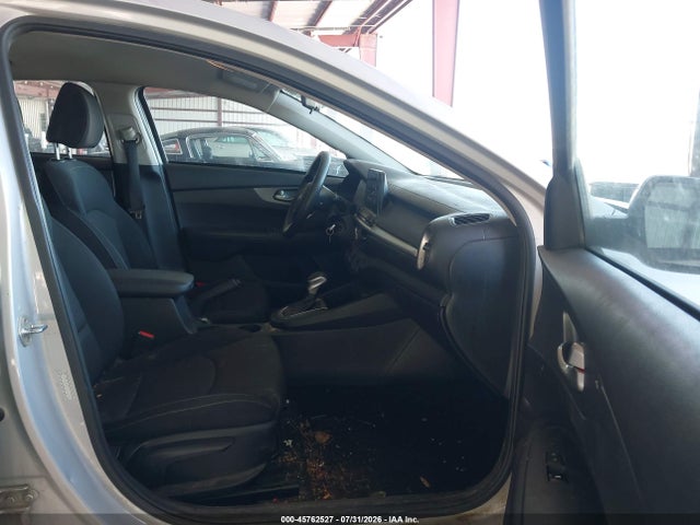 45762527 :رقم المزاد ، 3KPF24AD3ME316633 vin ، 2021 Kia Forte Lxs مزاد بيع