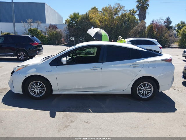 Toyota Prius Three 2016 JTDKARFUXG3520381 Image 14
