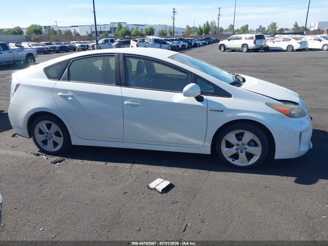 Toyota Prius Five 2014 JTDKN3DU9E1767761 Image 13