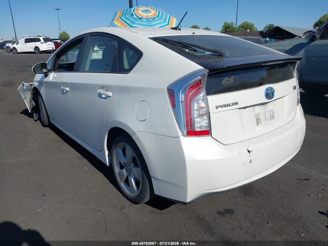 Toyota Prius Five 2014 JTDKN3DU9E1767761 Image 3