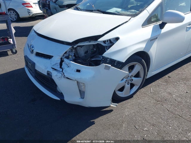 Toyota Prius Five 2014 JTDKN3DU9E1767761 Image 6