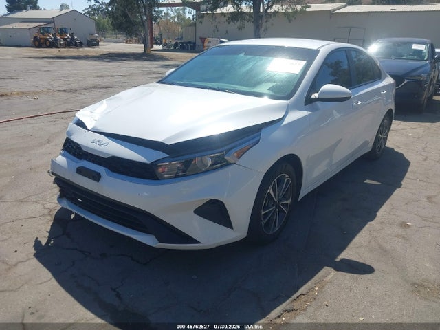 KIA Forte Lxs 2023 3KPF24AD7PE653696 Image 2