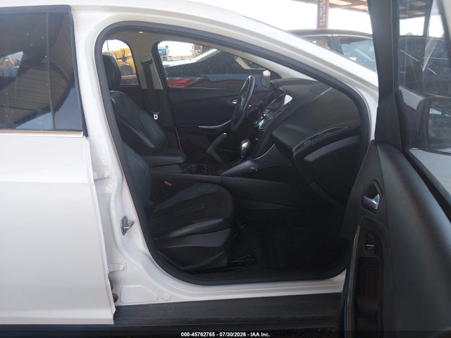 1FADP3N28EL198900 Ford Focus Titanium