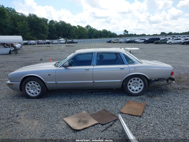 45762801 :رقم المزاد ، SAJDA14C7YLF20106 vin ، 2000 Jaguar Xj8 مزاد بيع
