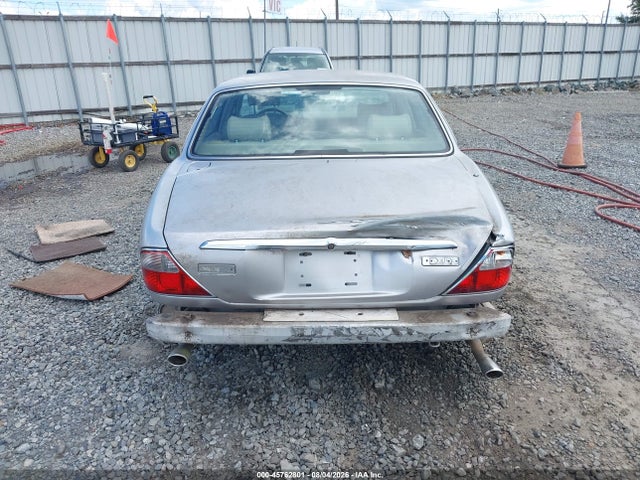 45762801 :رقم المزاد ، SAJDA14C7YLF20106 vin ، 2000 Jaguar Xj8 مزاد بيع