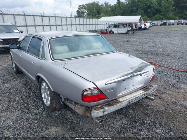 45762801 :رقم المزاد ، SAJDA14C7YLF20106 vin ، 2000 Jaguar Xj8 مزاد بيع