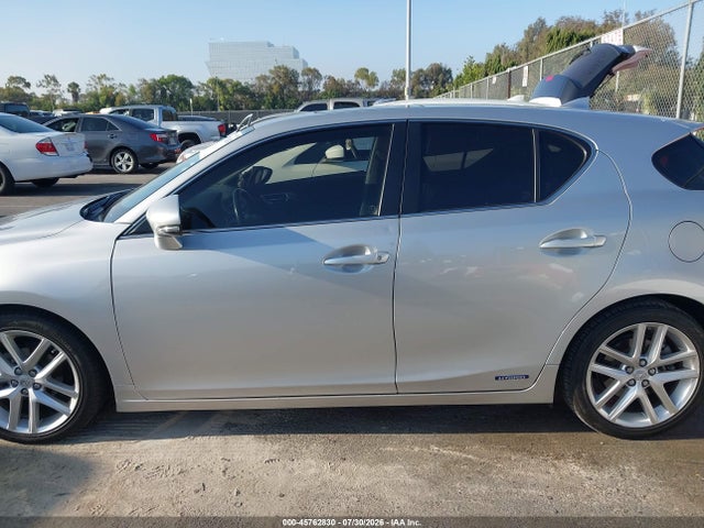 Lexus CT 200H 2015 JTHKD5BH1F2215301 Image 14