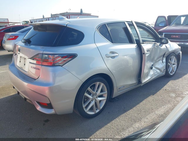 Lexus CT 200H 2015 JTHKD5BH1F2215301 Image 4