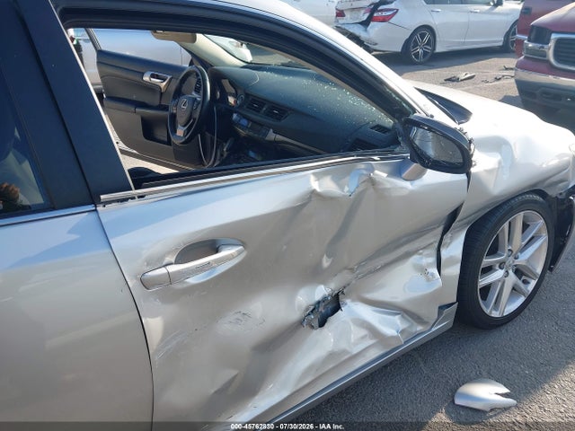 Lexus CT 200H 2015 JTHKD5BH1F2215301 Image 6