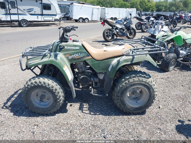 45762844 :رقم المزاد ، JKBLFBA18WB736718 vin ، 1998 Kawasaki Klf220 مزاد بيع