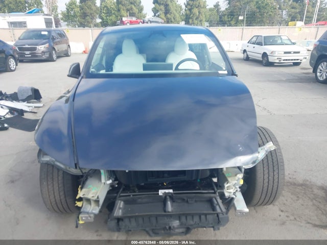 2026 Tesla Model Y Premium Rear-wheel Drive/rear-wheel Drive მანქანა იყიდება აუქციონზე, vin: 7SAYGDED4TF397979, აუქციონის ნომერი: 45762848