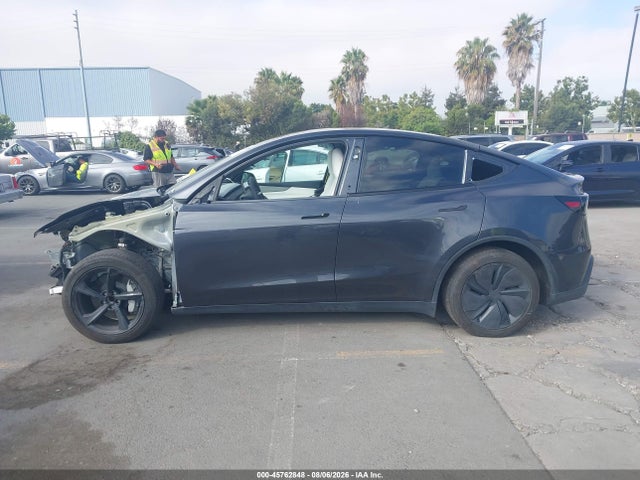 2026 Tesla Model Y Premium Rear-wheel Drive/rear-wheel Drive მანქანა იყიდება აუქციონზე, vin: 7SAYGDED4TF397979, აუქციონის ნომერი: 45762848