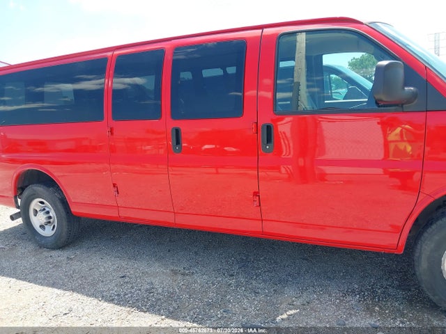 45762873 :رقم المزاد ، 1GAZGNFP5M1152417 vin ، 2021 Chevrolet Express Passenger Rwd 3500 Extended Wheelbase Ls مزاد بيع