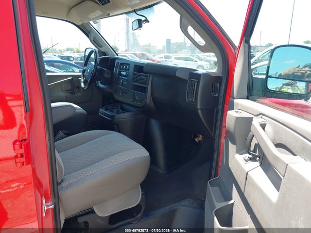 45762873 :رقم المزاد ، 1GAZGNFP5M1152417 vin ، 2021 Chevrolet Express Passenger Rwd 3500 Extended Wheelbase Ls مزاد بيع