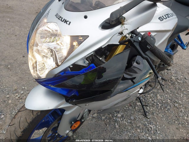 Suzuki GSX-R750 2026 JS1GR7MA9T7100619 Image 15