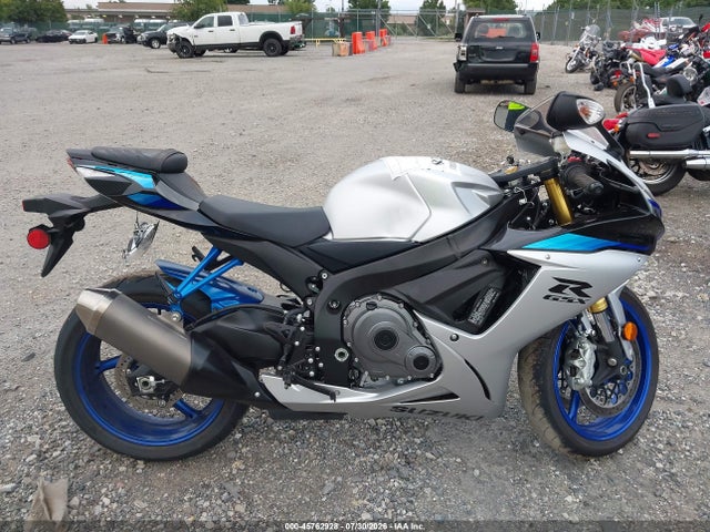 Suzuki GSX-R750 2026 JS1GR7MA9T7100619 Image 12