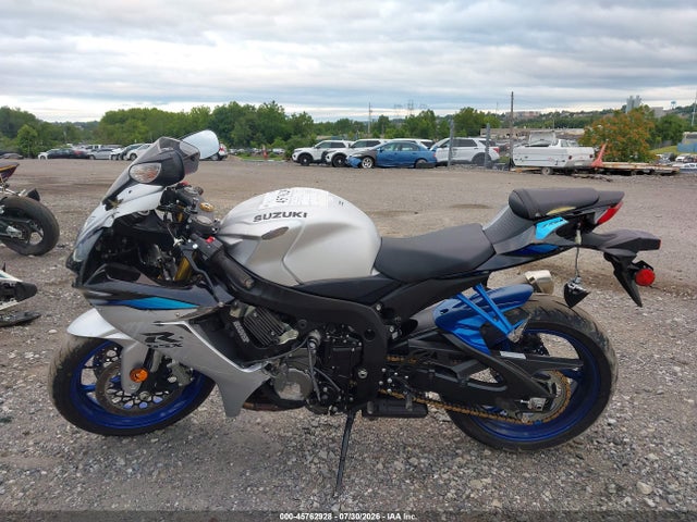 Suzuki GSX-R750 2026 JS1GR7MA9T7100619 Image 13
