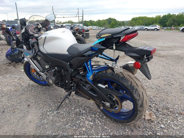 Suzuki GSX-R750 2026 JS1GR7MA9T7100619 Image 3