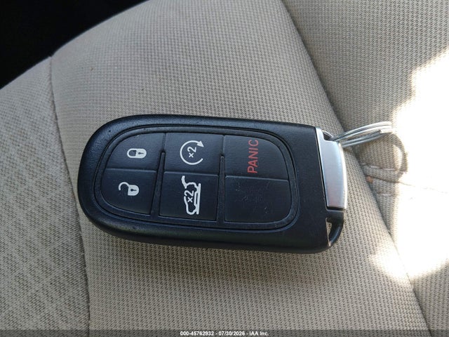 Продажа на аукционе авто 2015 Jeep Cherokee Latitude, vin: 1C4PJLCB4FW628000, номер лота: 45762932