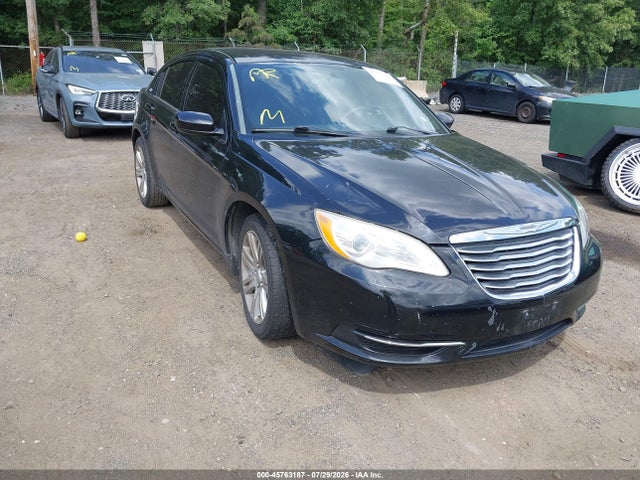 2013 Chrysler 200 Lx მანქანა იყიდება აუქციონზე, vin: 1C3CCBAB8DN641247, აუქციონის ნომერი: 45763187
