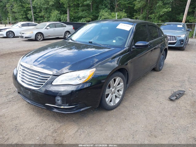 45763187 :رقم المزاد ، 1C3CCBAB8DN641247 vin ، 2013 Chrysler 200 Lx مزاد بيع