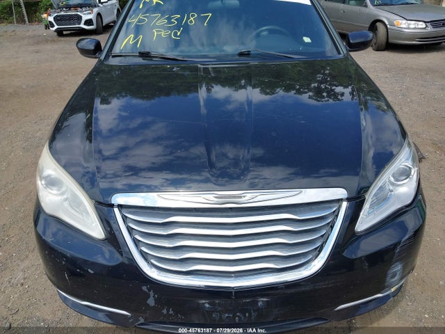 45763187 :رقم المزاد ، 1C3CCBAB8DN641247 vin ، 2013 Chrysler 200 Lx مزاد بيع