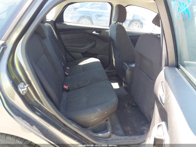 1FADP3K23FL288767 Ford FOCUS SE