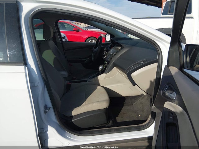1FADP3F22JL211603 Ford FOCUS SE