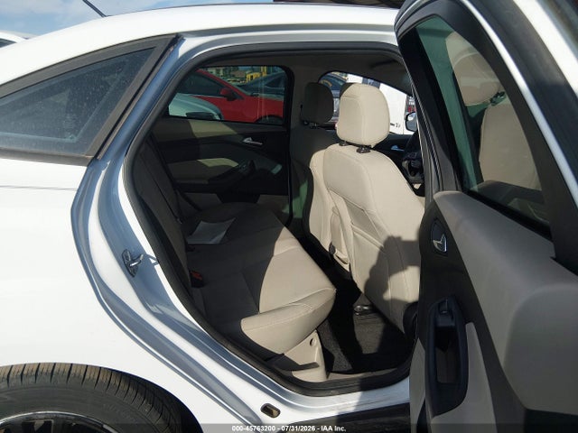 1FADP3F22JL211603 Ford FOCUS SE