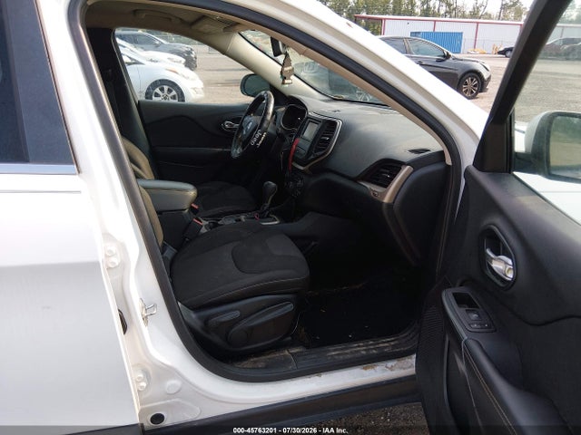 45763201 :رقم المزاد ، 1C4PJLCB0FW676822 vin ، 2015 Jeep Cherokee Latitude مزاد بيع