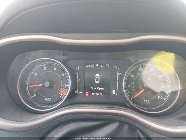 45763201 :رقم المزاد ، 1C4PJLCB0FW676822 vin ، 2015 Jeep Cherokee Latitude مزاد بيع