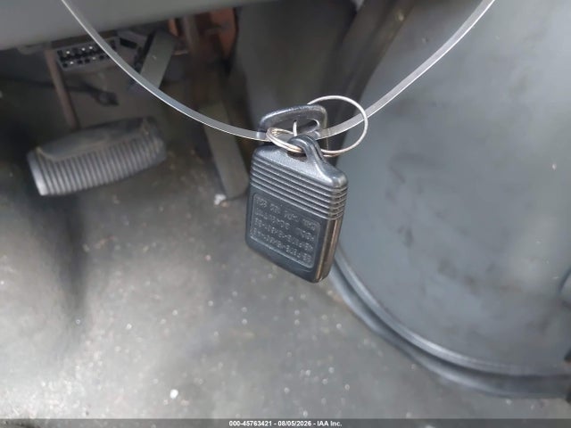 45763421 :رقم المزاد ، 1FBSS31L13HB58922 vin ، 2003 Ford E-350 Super Duty Xl/xlt مزاد بيع