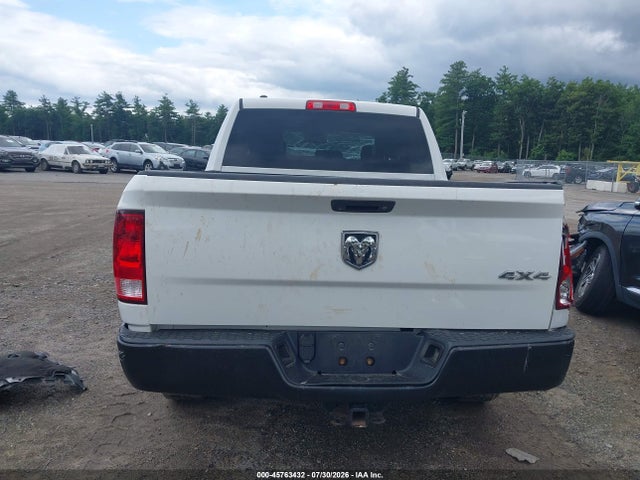 1C6RR7KT4JS278989 RAM 1500 Tradesman 4x4 5&#039;7 Box
