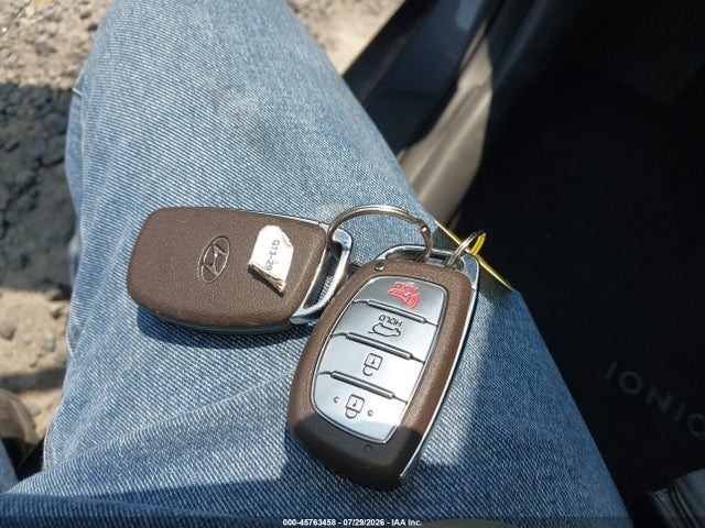 45763458 :رقم المزاد ، KMHC65LC6JU099928 vin ، 2018 Hyundai Ioniq Hybrid Blue مزاد بيع